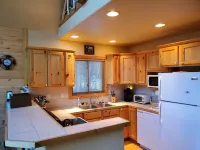 Dog Friendly, Cozy 3 Bdrm Cabin in the Woods