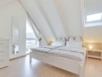 Great Vacation Home with Garden, Terrace, 500m to the Beach, Free Wlan, Parking Lot Hotels in Zingst