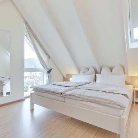 Great Vacation Home with Garden, Terrace, 500m to the Beach, Free Wlan, Parking Lot Отели в г. Цингст