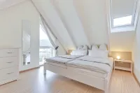 Modern Vacation Home with Garden & Terrace, 500m to the Beach, Free Wlan