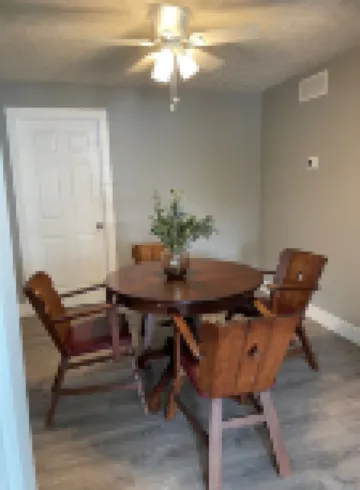 Holland Suites, Suite #2
