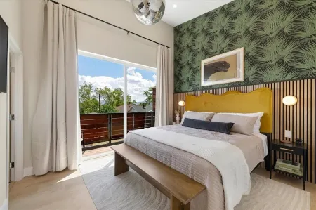 Retro Reno Loft w Panoramic Views Отели рядом с достопримечательностью «Университет Невада, Рино»