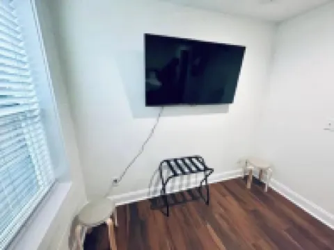 Homey 1BR with Style & Amenities