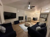 Fully Remodeled 2-bedroom house in El Paso with WiFi, AC