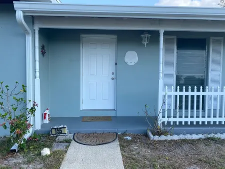 Cute House in a great location!