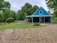 Quaint 3 Bedroom Farmhouse near Lone Grove, Oklahoma