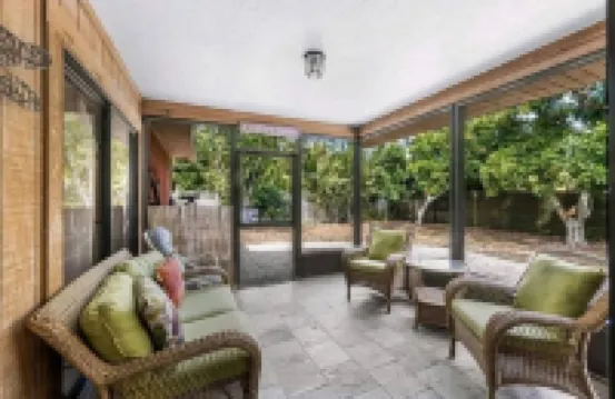 Modern 2 Bedroom Farmhouse