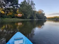 Caddo River Shack - 2 secluded acres with Kayaks and outdoor tub - Pet Friendly