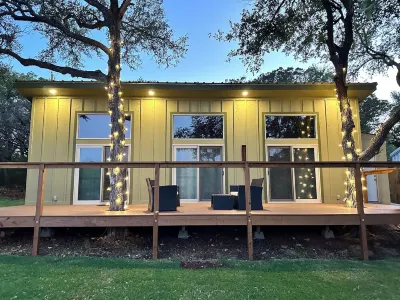 Newly Built Lakefront Getaway! Your Perfect Escape Awaits You @ Deer Creek Cabin
