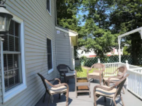 Sunnyside home near Sunday River, Black Mountain, Lakes, Rivers and Hikes Hotels in Rumford