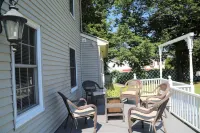 Sunnyside home near Sunday River, Black Mountain, Lakes, Rivers and Hikes Hotels in Rumford