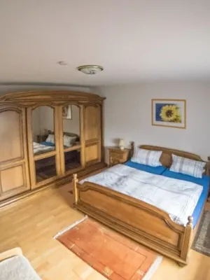 Quiet edge of the forest with a beautiful panorama Hotels in Losheim