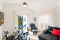 C1, in a Small Complex with Communal Pool 100m from the Sea