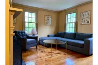Maple Suite- Private  Ground Floor Apartment in Front of Smith College