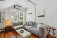 Stanton Apt B / Historic retreat 1 block to beach