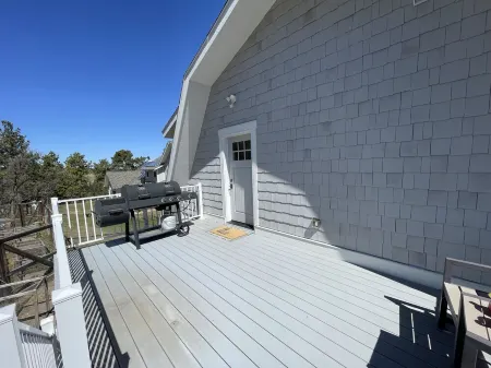 Beautiful Serene Carriage House Apartment