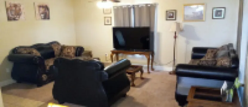 4 blocks from New Mexico Military Institute and Main Street