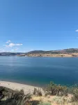 Lake Front with boat parking and easy access to the beach and marina