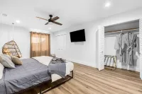 HGTV quality, private guest suite, country getaway with hot tub & fire pit