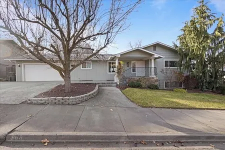 The Lilac Suite - Private Outdoor Deck, Newly Renovated, 3 miles to downtown WW