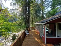 RiverPeace on the McKenzie - Chalets