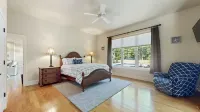 NEW Luxury Home-Heated Pool, Hot Tub, Pool House, Movie Theater & 3 Game Rooms!