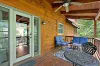 Beautiful LOG HOME-Poker & Pool Table, Xbox, Firepit,Jacuzzi tub,Week Specials!