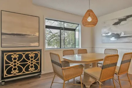 Spacious 4 bed/ 4 bath Villa on Golf Course