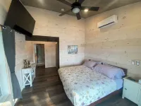Private Island Cottage-Spectacular Sunsets-Main Channel View & Protected Cove!