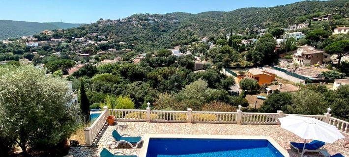 AMAZING VILLA with, chimney, heating, private swimming pool & great views. Hotel di Calonge