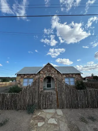 Fossil+Folk House in the heart of Fort Davis