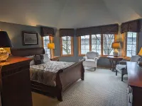 Beautiful Family Home on Quiet Lake Ashippun