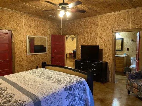 Hoegger’s Rustic Retreat is in the country with lots of wildlife & room to roam!