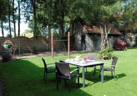 Vacation apartment Seeschwalbe directly on the North Sea dike. Idyllic, quiet, natural beach