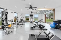 ★Main Lodge ★Delightfully Retreat Texas Ranch, lake, sleep 28-32★