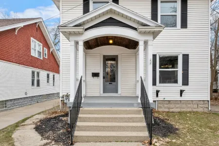 City Charmer With A Modern Twist Отели рядом с достопримечательностью «DeVos Place»