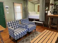Shipping container farmhouse❤️1 pet free, 2nd considered for fee, 7min d’town Mem
