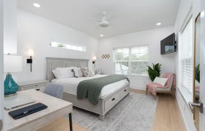 Vilano Beach Vacation Stop. 2 masters, Private Heated pool, Steps to the Beach!