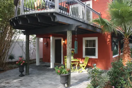 Savannah Whitemarsh Island Cottage on Private Riverfront Estate with Dock