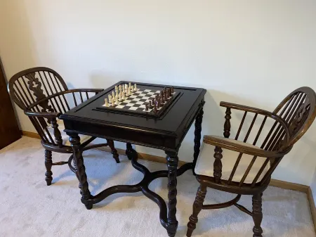 Sleeps 15 Beautiful Home on 1.2 Acre lot Minutes from Lakes, boat dock & beach Отели в г. Альберт-Ли