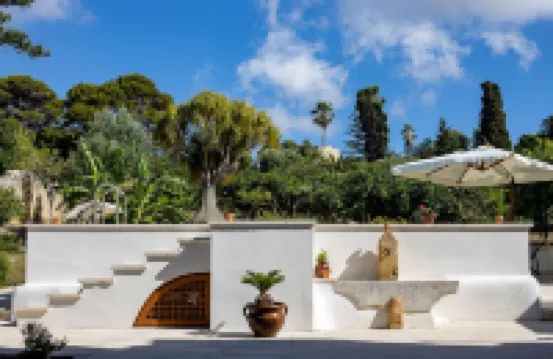 Antica Fortezza Villa Fontana - large garden, private pool and maximum privacy