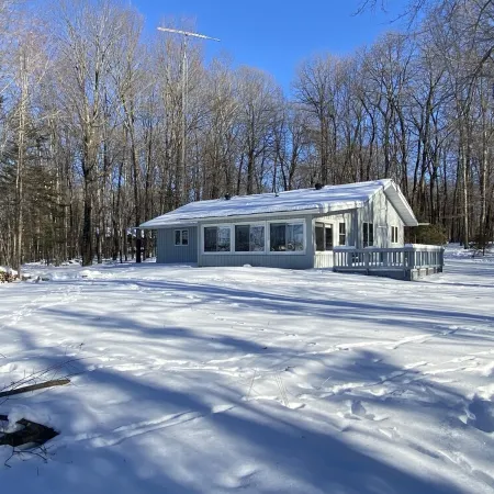 Beautiful Sunset Beach Lake House on Lake Chetac