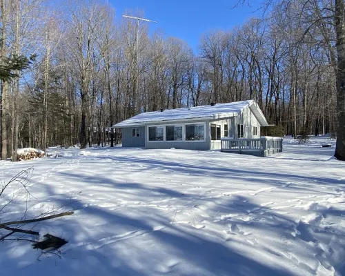 Beautiful Sunset Beach Lake House on Lake Chetac Hotels in Edgewater