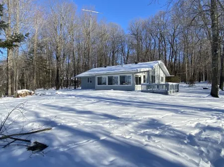 Beautiful Sunset Beach Lake House on Lake Chetac