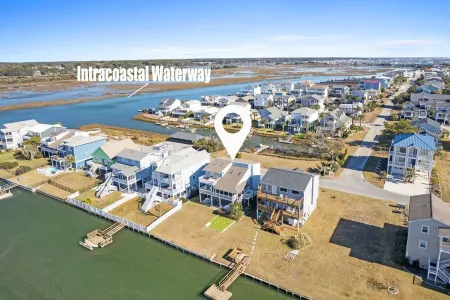 Putt-Putt, Waterfront Sunset View, Close to Beach!