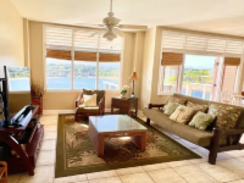 Oceanfront home on one of the most popular beaches in Kauai! リフエのホテル