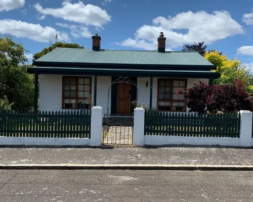 Much Loved Period Cottage Hotels in Penguin