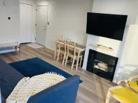 Cozy Freshly remodeled 1B/1B Retreat close to Main