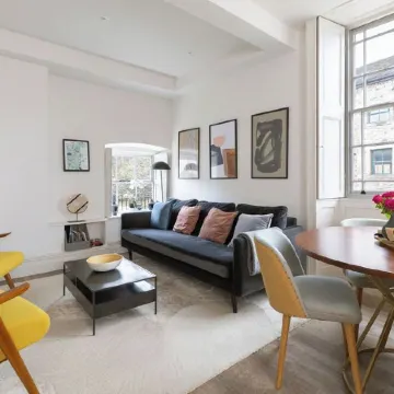 Beautiful, stylish ground floor Georgian apartment