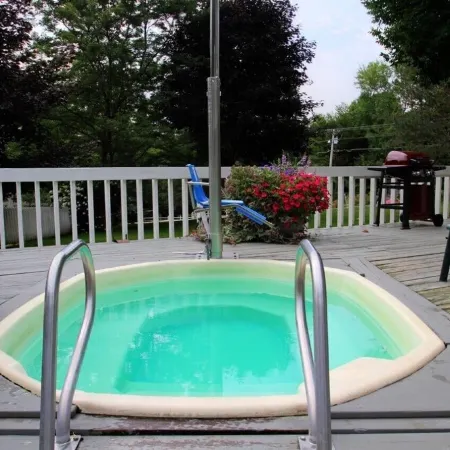 Nordic Chatlet - Pools - Hot Tubs - N Conway - 3 Ski Mtns!